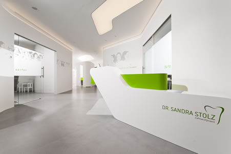 Zahnarzt in Langenfeld Praxis Dr. Sandra Stolz - Eingangsbereich
